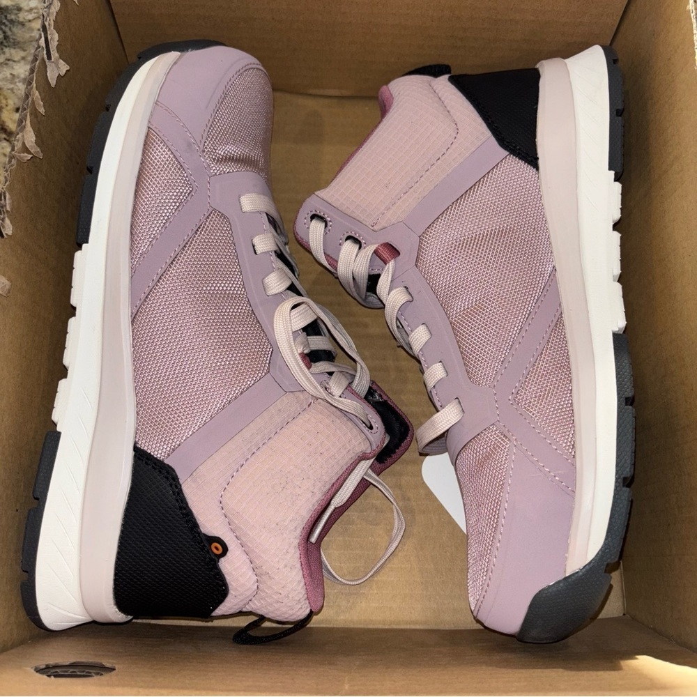 BOGS Composite Toe Shoes NEW